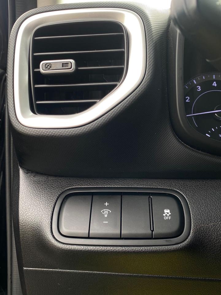 2020 Hyundai Venue SE | CLEAN CARFAX. | ONE OWNER Photo