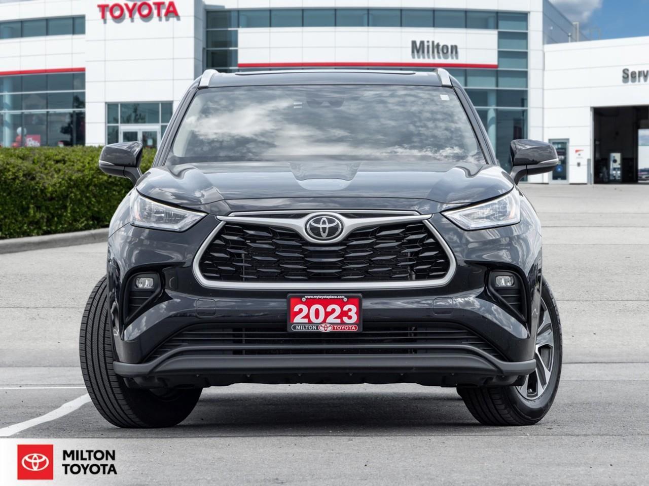2023 Toyota Highlander LEATHER SUNROOF BLIND SPOT 8 PASSENGER ONE OWNER X Photo