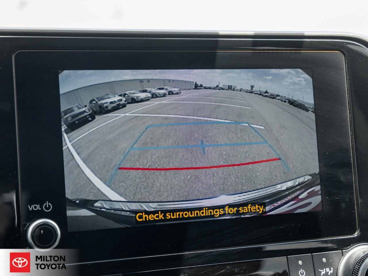 2023 Toyota Highlander LEATHER SUNROOF BLIND SPOT 8 PASSENGER ONE OWNER X Photo