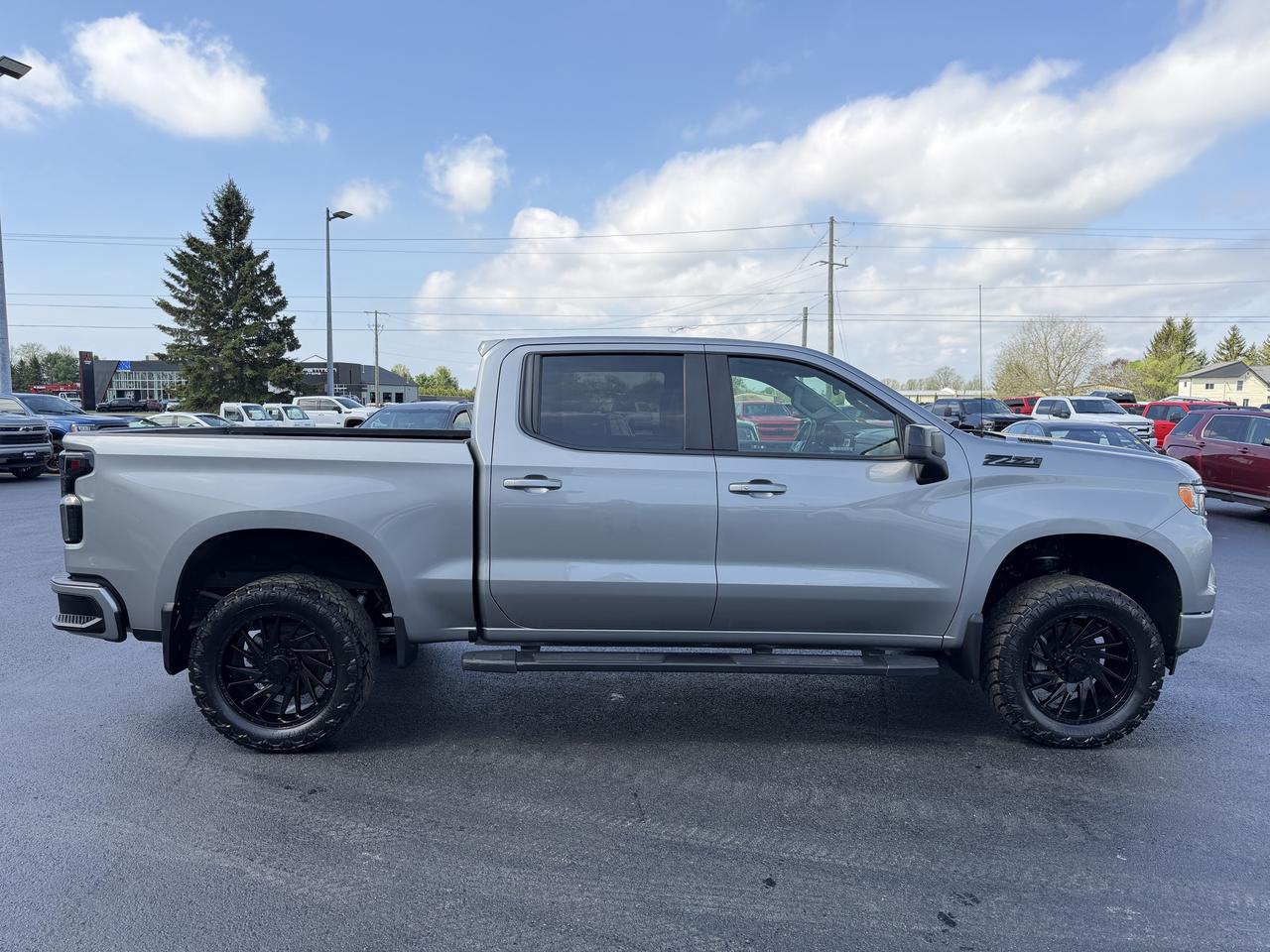 2023 Chevrolet Silverado 1500 4WD Crew Cab 147  RST Photo