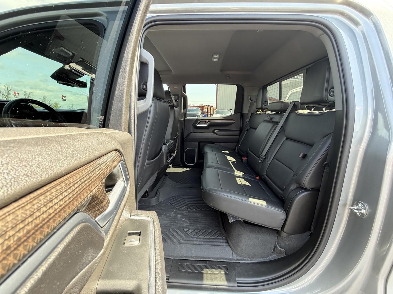 2023 Chevrolet Silverado 1500 4WD Crew Cab 147  RST Photo