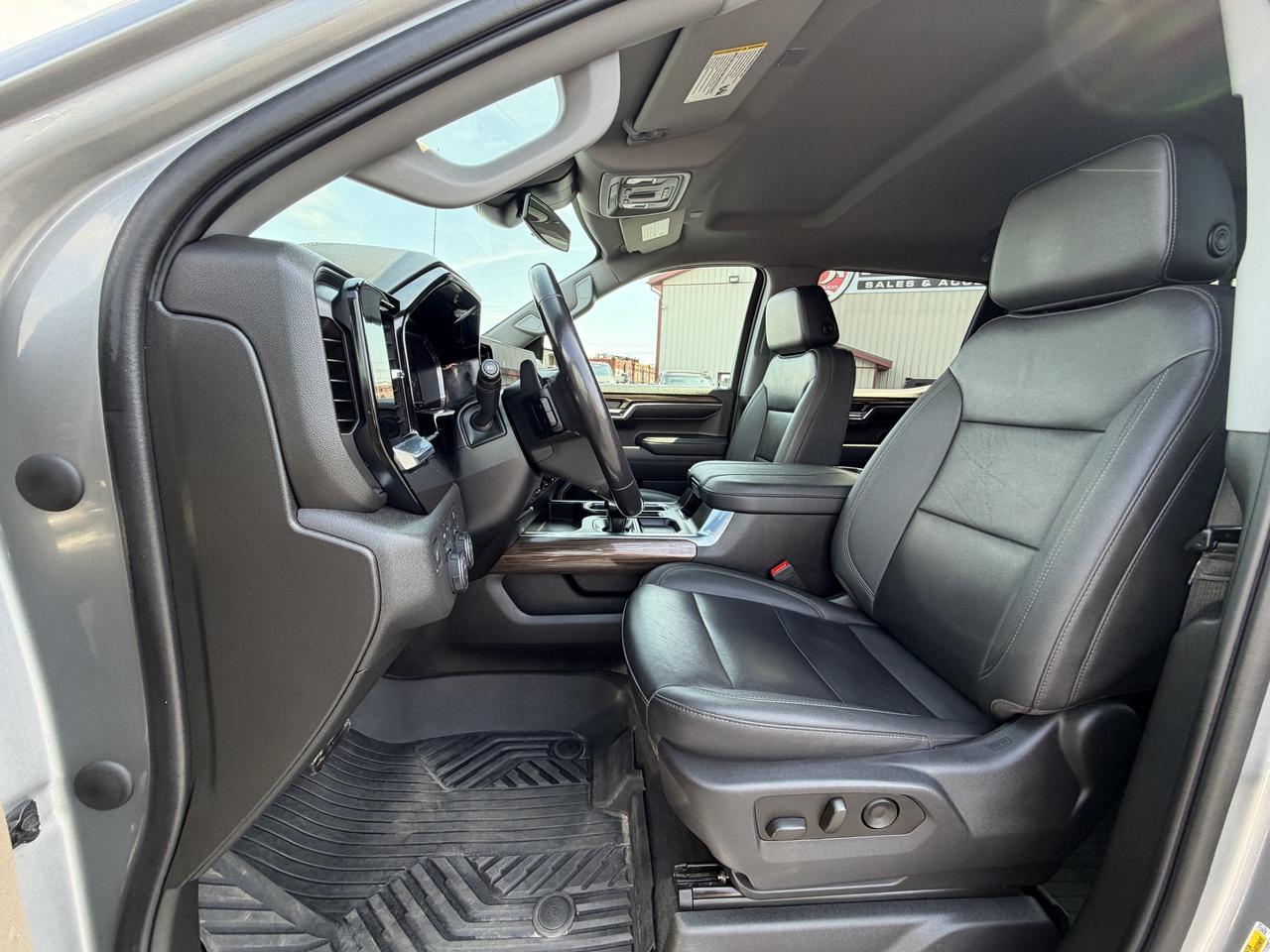 2023 Chevrolet Silverado 1500 4WD Crew Cab 147  RST Photo
