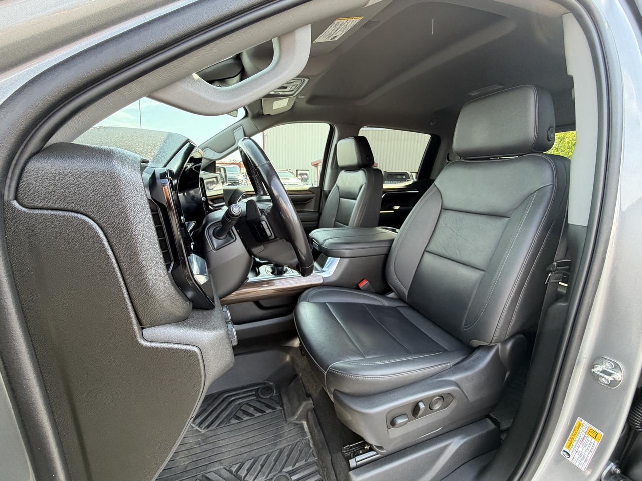 2023 Chevrolet Silverado 1500 4WD Crew Cab 147  RST Photo