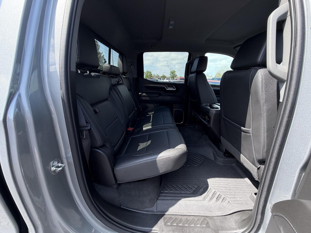 2023 Chevrolet Silverado 1500 4WD Crew Cab 147  RST Photo