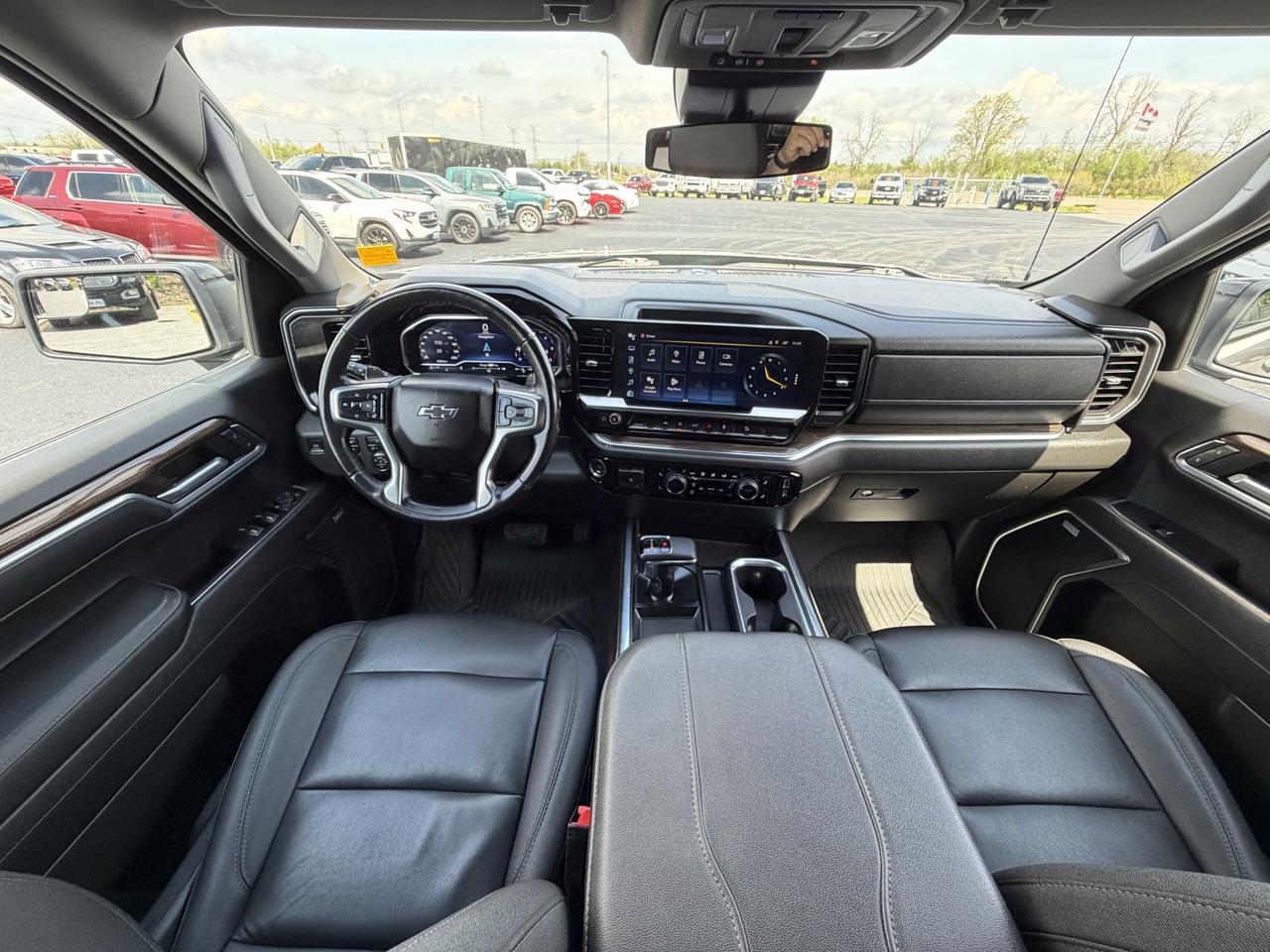 2023 Chevrolet Silverado 1500 4WD Crew Cab 147  RST Photo