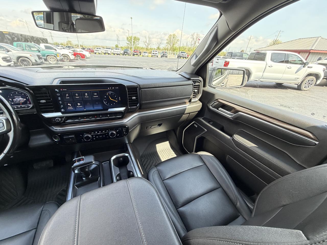 2023 Chevrolet Silverado 1500 4WD Crew Cab 147  RST Photo