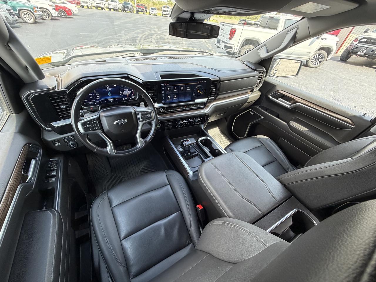 2023 Chevrolet Silverado 1500 4WD Crew Cab 147  RST Photo