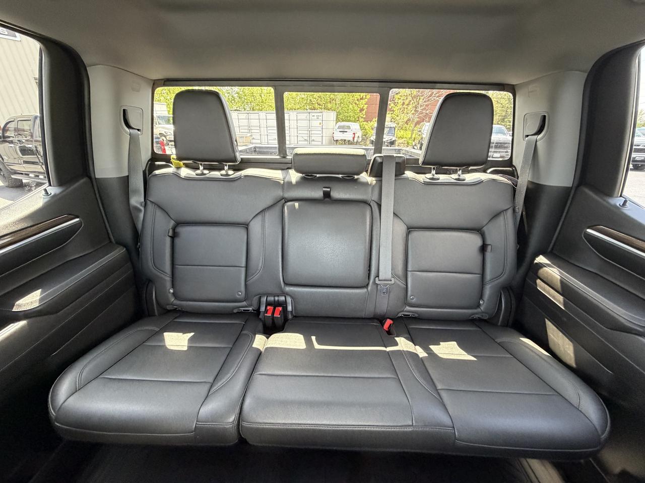 2023 Chevrolet Silverado 1500 4WD Crew Cab 147  RST Photo