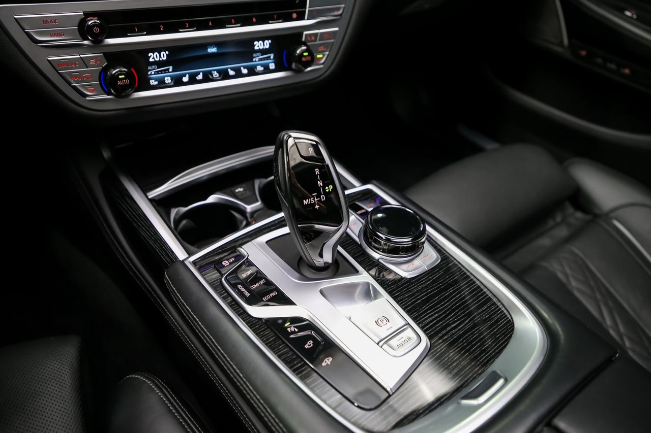 2021 BMW 7 Series 750i xDrive M SPORT NOACDNT PREM.PKG ADVDRVRASSIST Photo