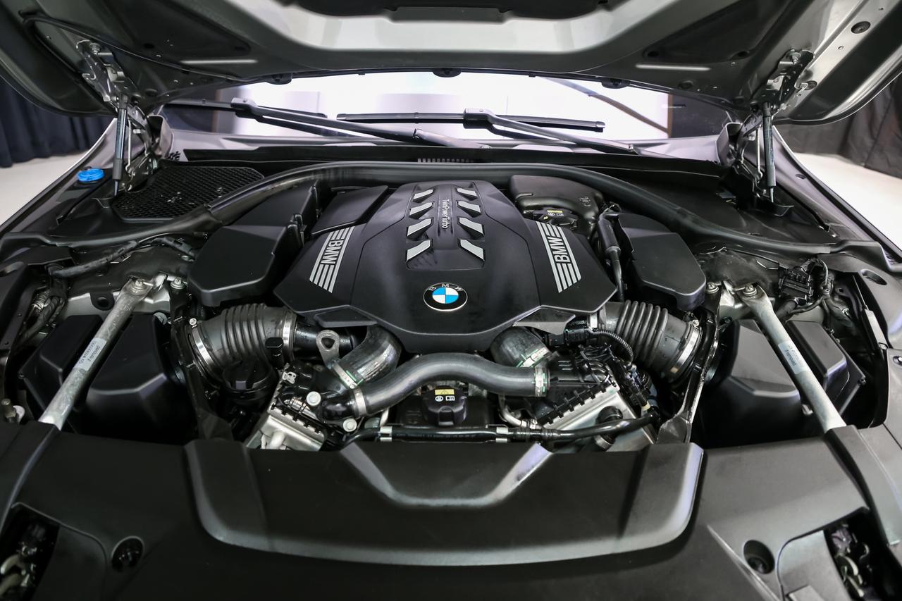 2021 BMW 7 Series 750i xDrive M SPORT NOACDNT PREM.PKG ADVDRVRASSIST Photo