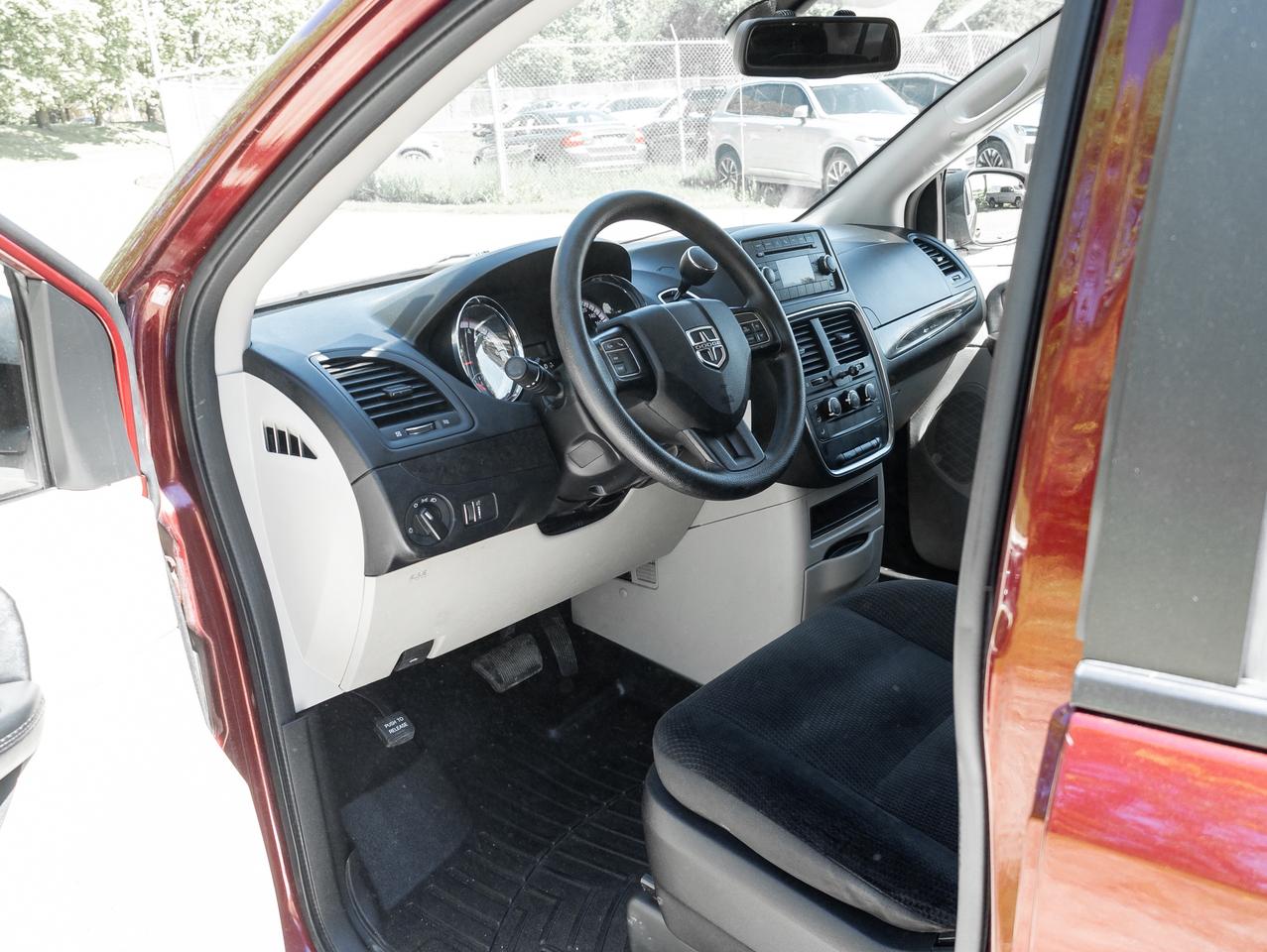 2019 Dodge Grand Caravan SXT 2WD   AVAILABLE FOR FINANCING Photo