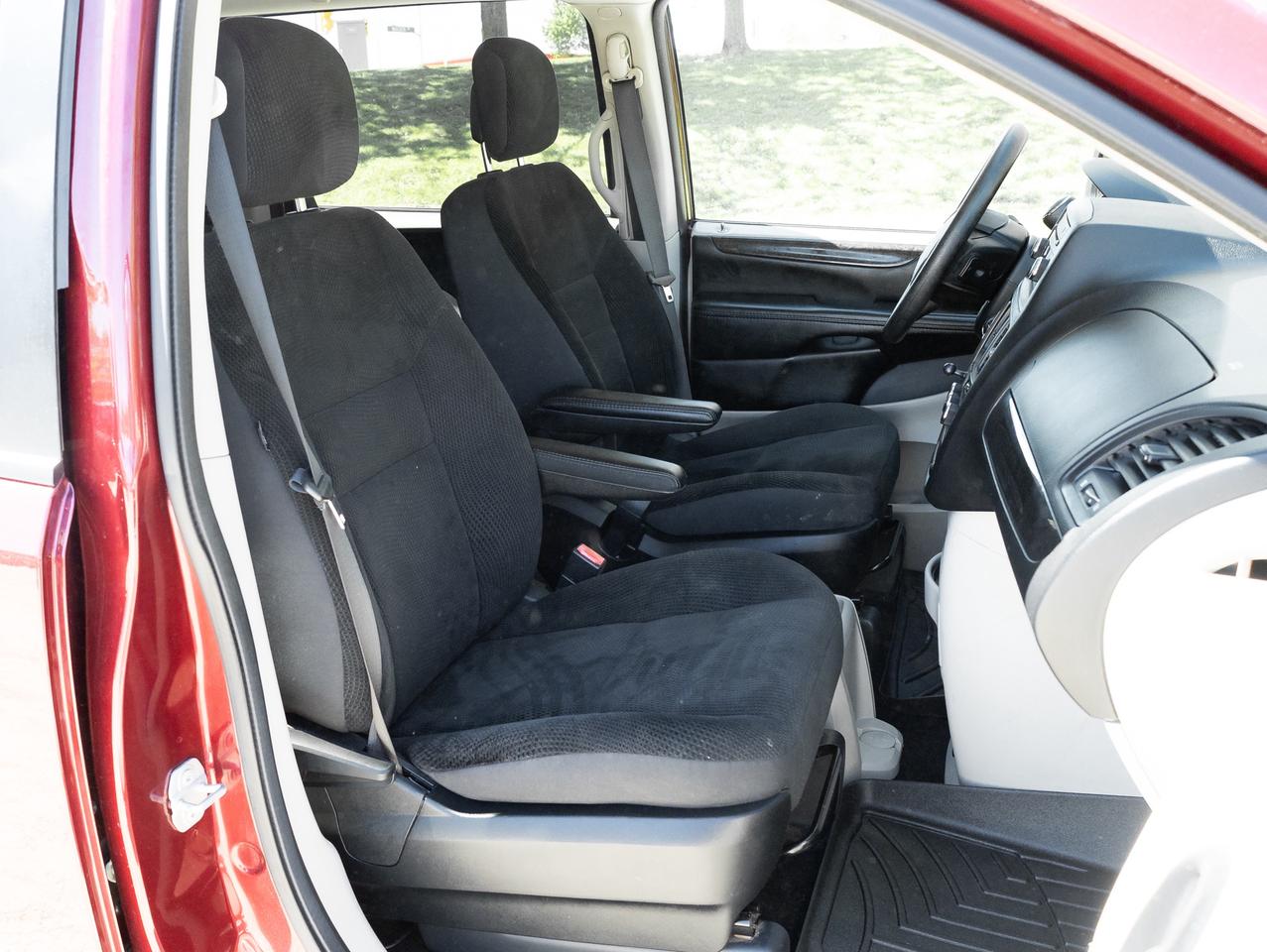 2019 Dodge Grand Caravan SXT 2WD   AVAILABLE FOR FINANCING Photo