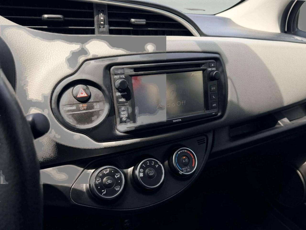 2016 Toyota Yaris LE Photo