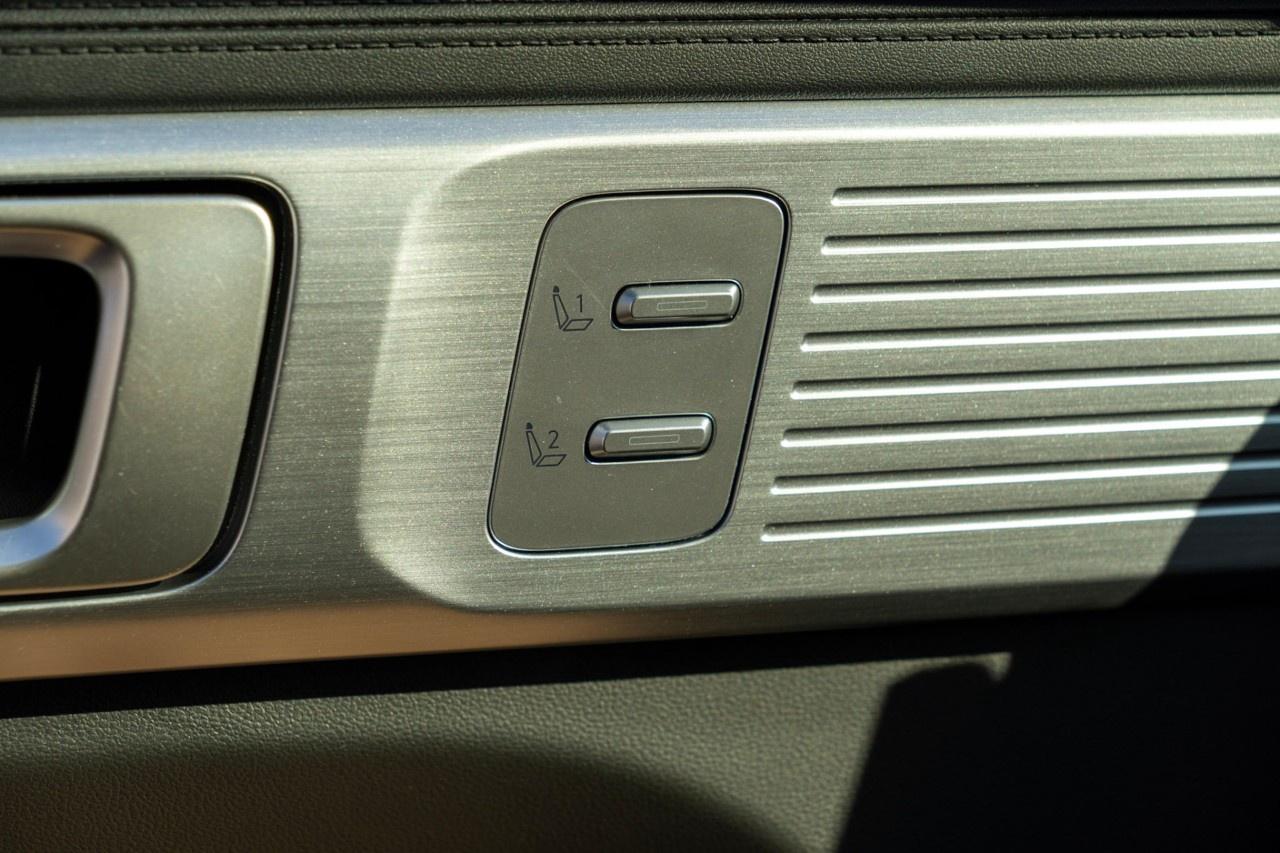 2026 Hyundai Santa Fe Hybrid Luxury AWD Photo