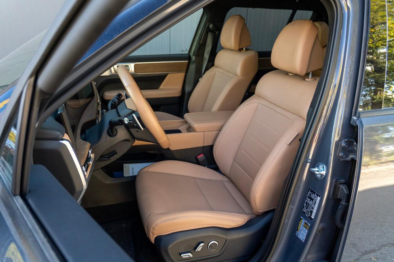 2026 Hyundai Santa Fe Hybrid Luxury AWD Photo