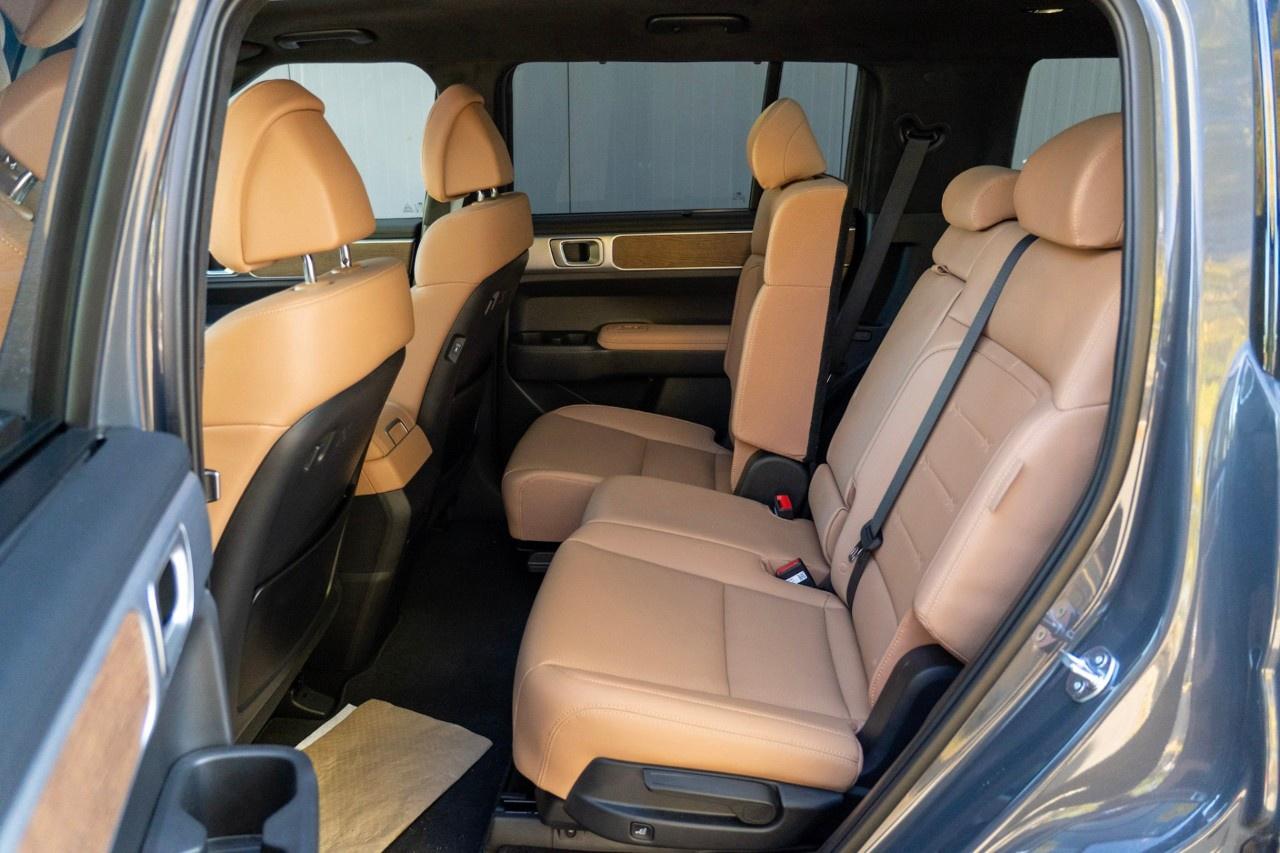 2026 Hyundai Santa Fe Hybrid Luxury AWD Photo