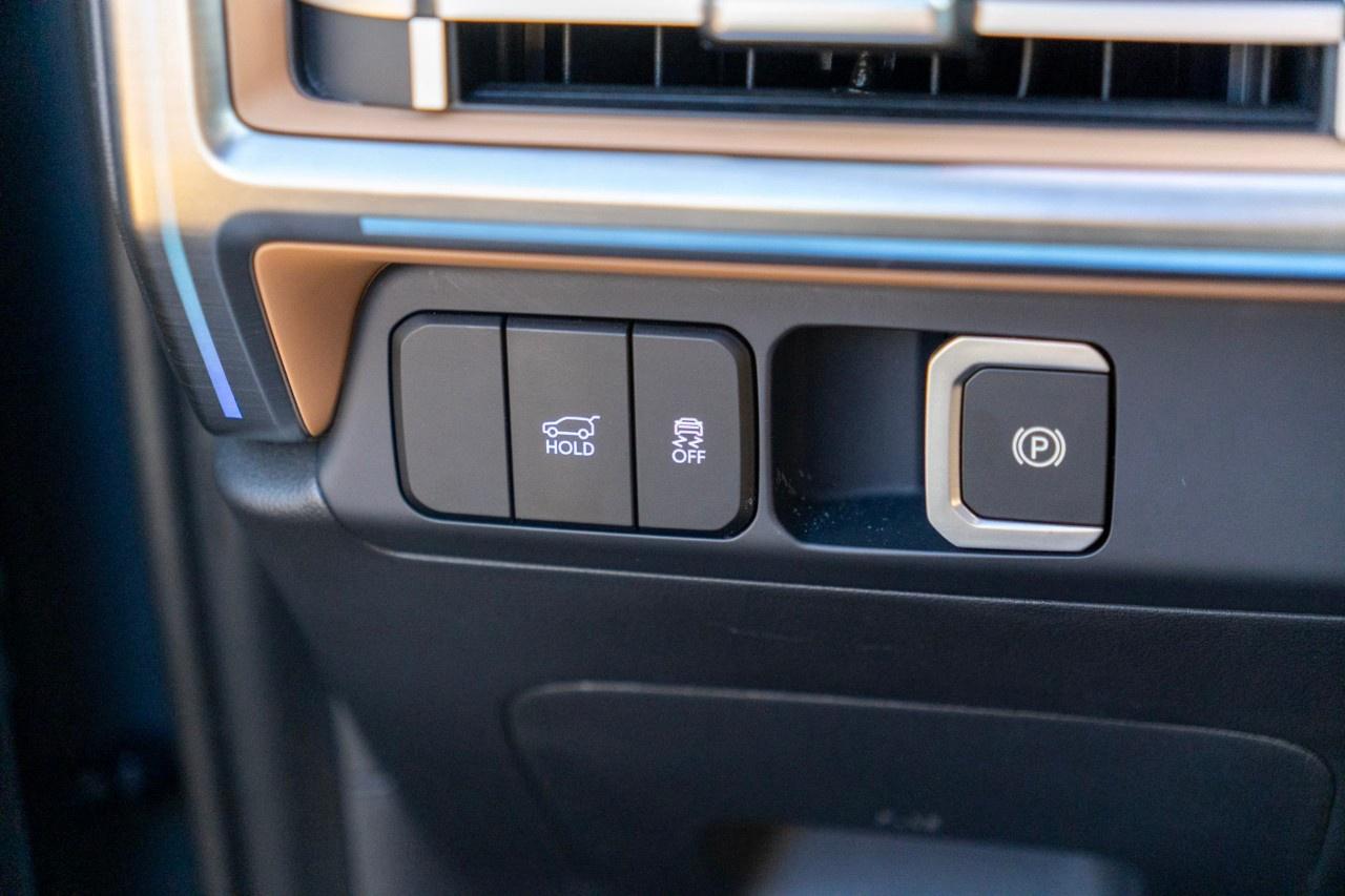 2026 Hyundai Santa Fe Hybrid Luxury AWD Photo