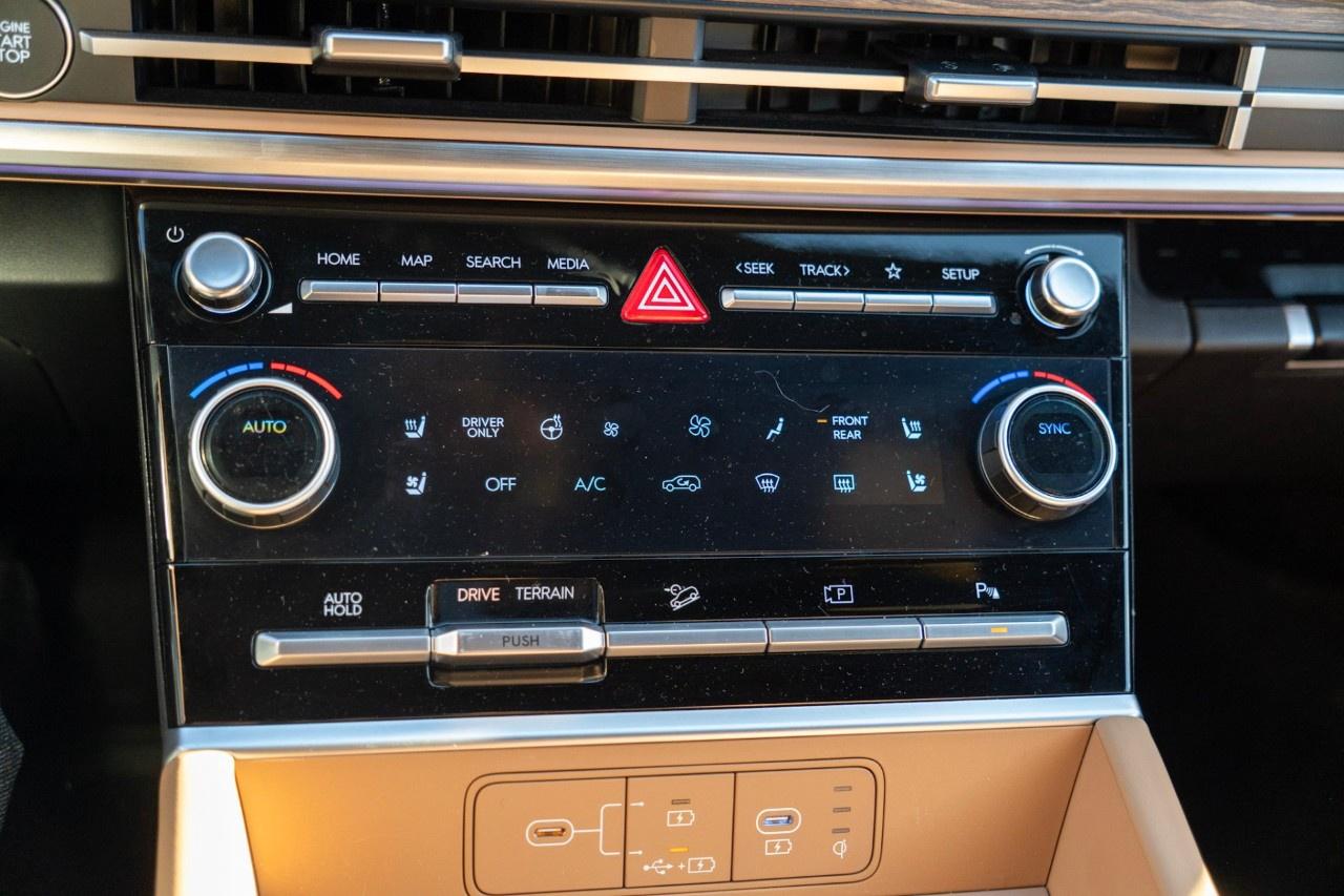 2026 Hyundai Santa Fe Hybrid Luxury AWD Photo