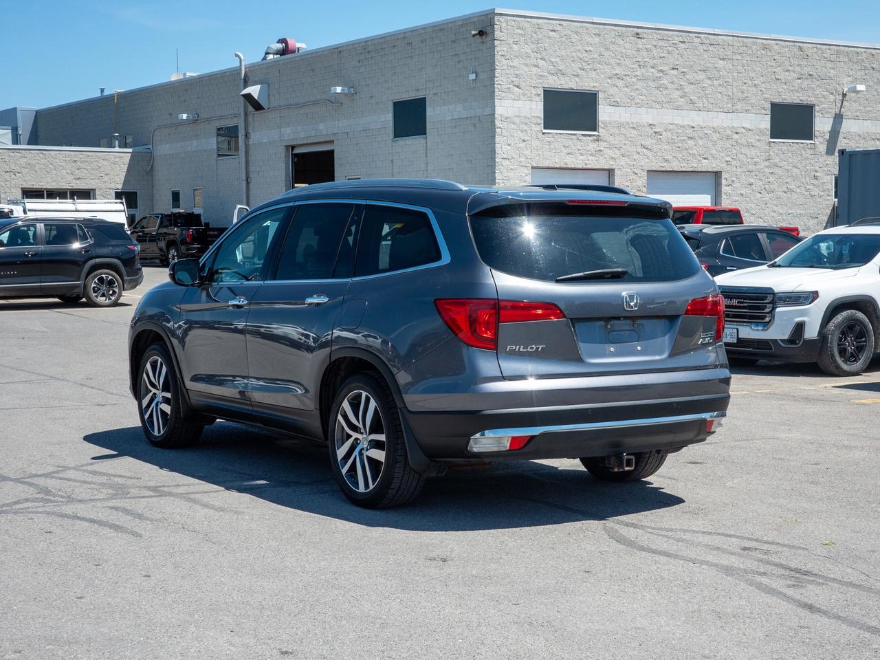 2016 Honda Pilot Touring - Seat Memory   Dual Moonroof Photo