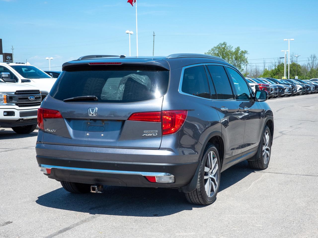 2016 Honda Pilot Touring - Seat Memory   Dual Moonroof Photo