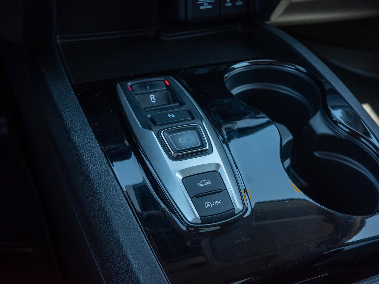 2016 Honda Pilot Touring - Seat Memory   Dual Moonroof Photo