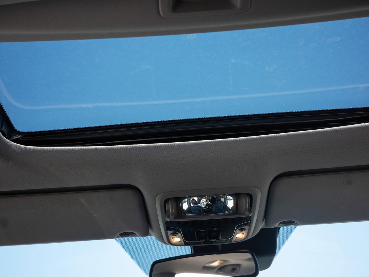 2016 Honda Pilot Touring - Seat Memory   Dual Moonroof Photo
