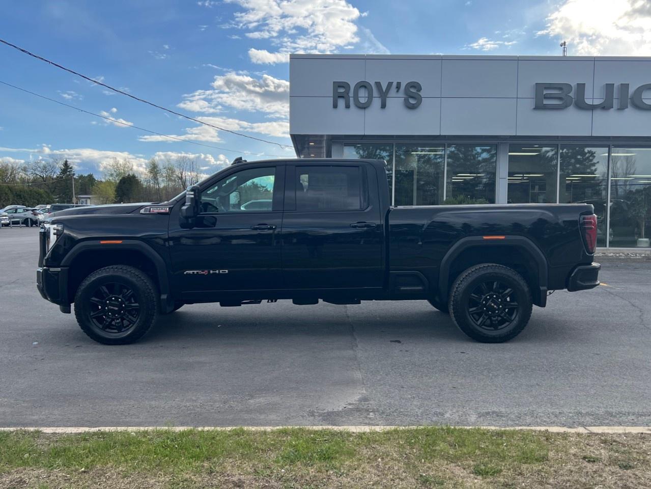 2026 GMC SIERRA 2500HD Crew Cab Standard Box 4-Wheel Drive AT4 Photo