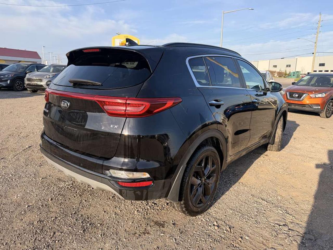 2021 Kia Sportage EX   LEATHER   SUNROOF   CAMERA   HTD SEATS Photo