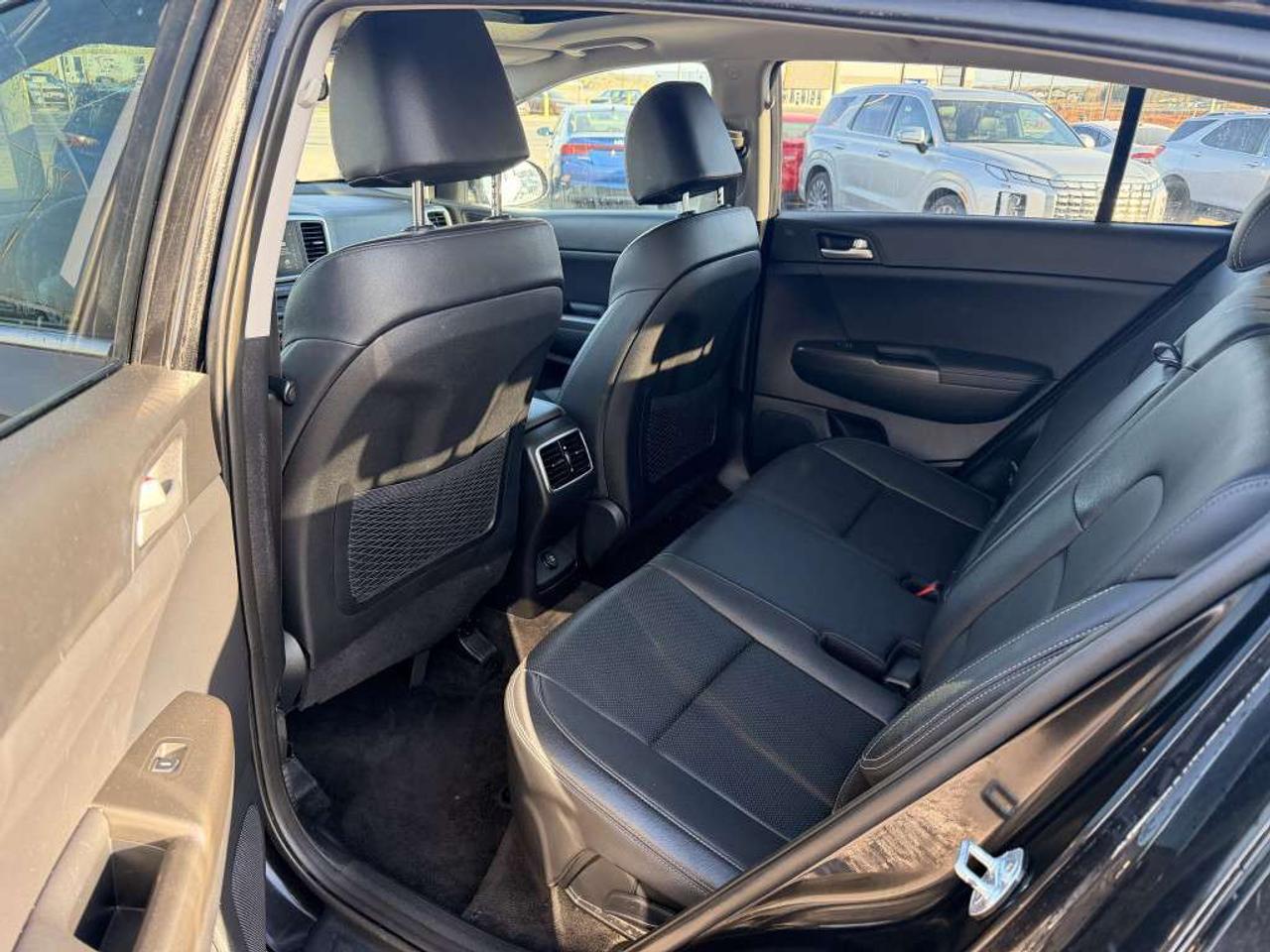 2021 Kia Sportage EX   LEATHER   SUNROOF   CAMERA   HTD SEATS Photo