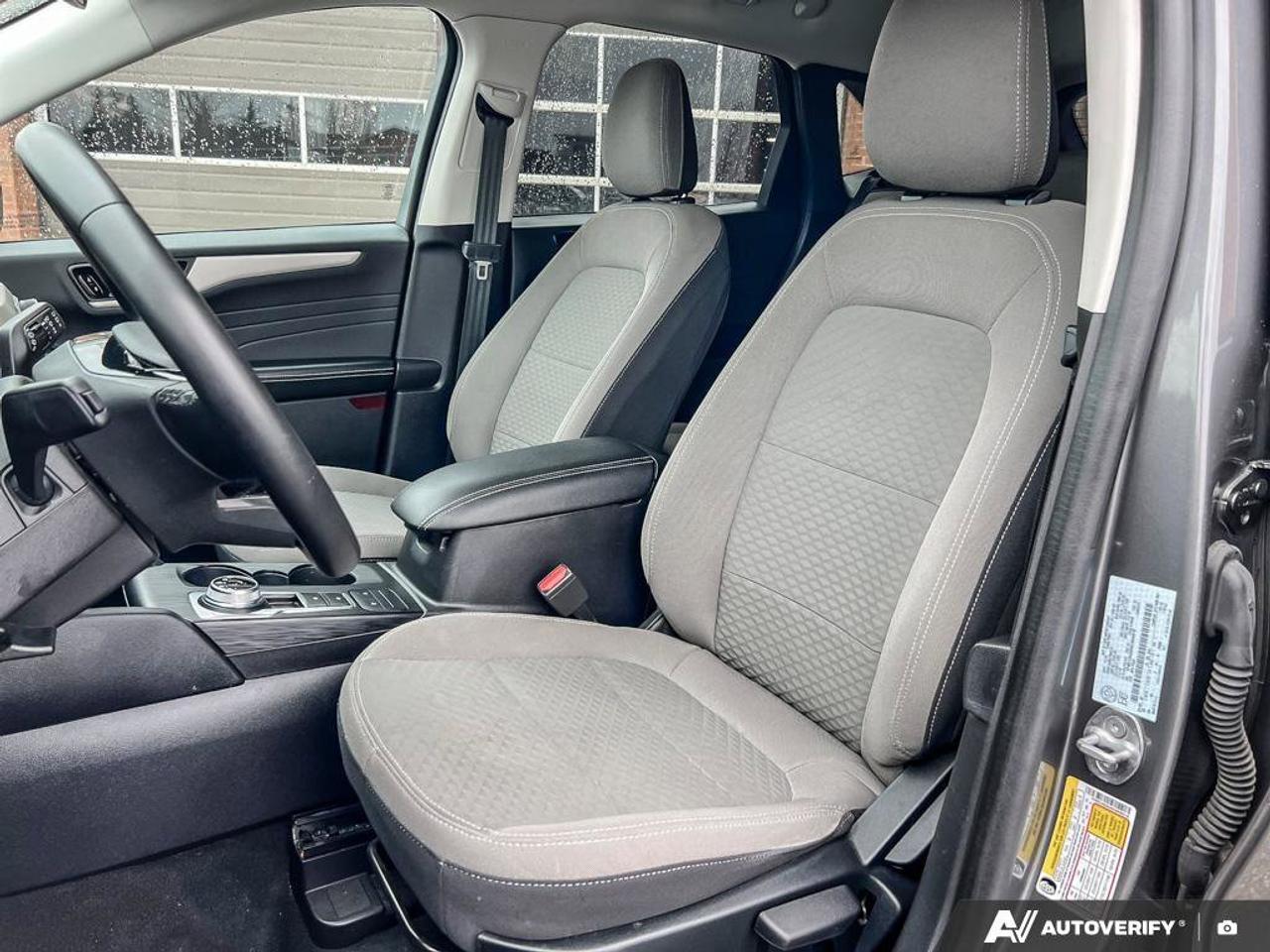 2022 Ford Escape SE   HTD STEER WHEEL   HTD FRNT SEATS Photo