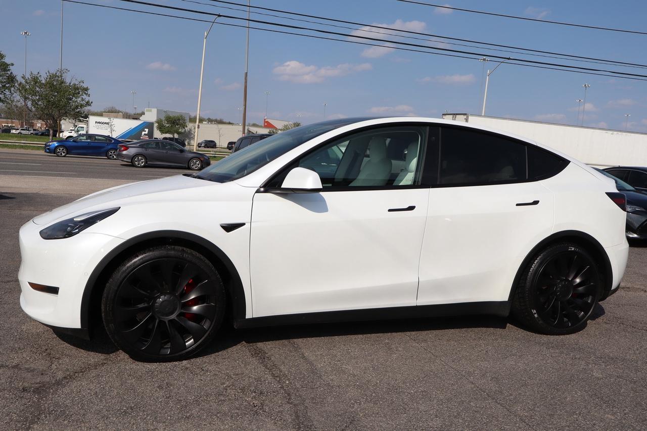 2022 Tesla Model Y PERFORMANCE Photo2