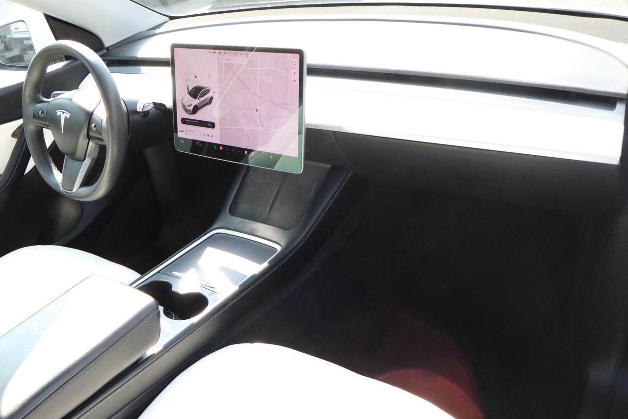 2022 Tesla Model Y PERFORMANCE Photo