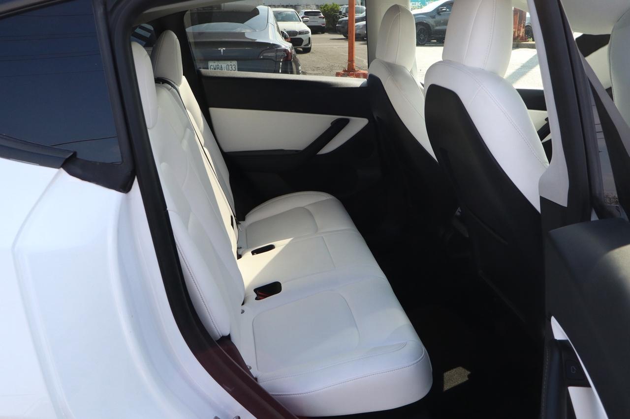 2022 Tesla Model Y PERFORMANCE Photo