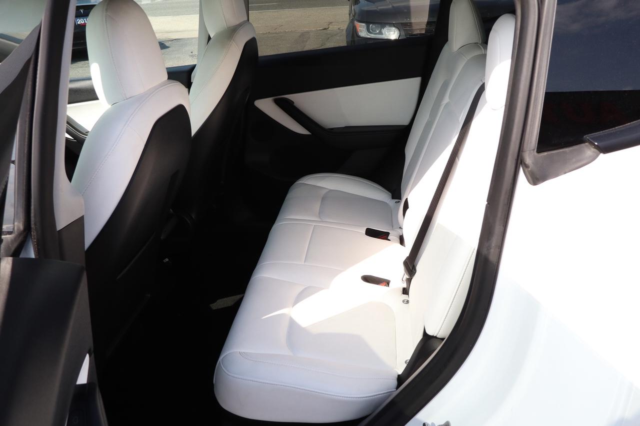 2022 Tesla Model Y PERFORMANCE Photo