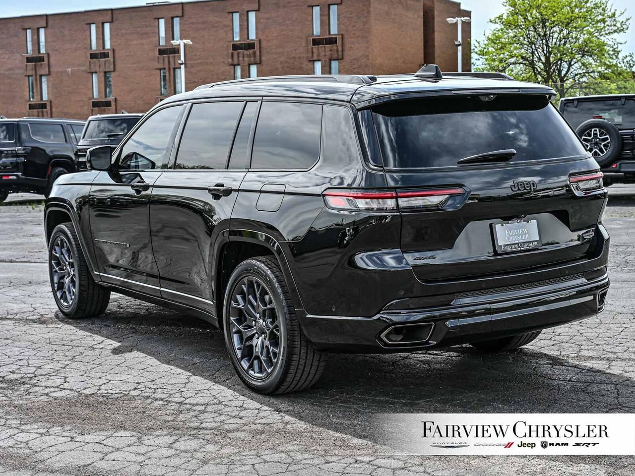2025 Jeep Grand Cherokee L Summit HIGH ALTUTUDE   19SPK MCINTOSH   PANO ROOF Photo3