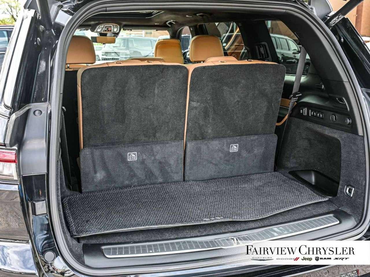 2025 Jeep Grand Cherokee Summit Reserve 4x4 HIGH ALTUTUDE   19SPK MCINTOSH   PANO ROOF   MASSAGE SEATS   HEATED SEATS   LEATHER   NAVIGATION Photo