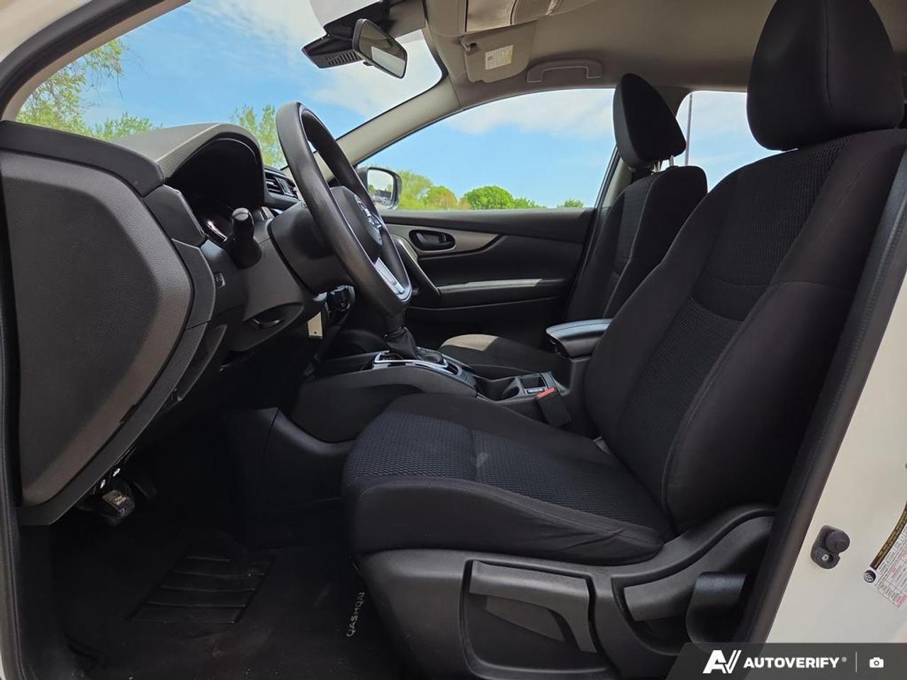 2020 Nissan Qashqai S HEATED SEATS   LANE ASSIST   SMART DEVICE INTEGR Photo