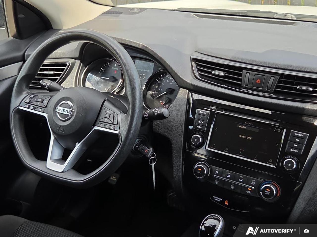 2020 Nissan Qashqai S HEATED SEATS   LANE ASSIST   SMART DEVICE INTEGR Photo