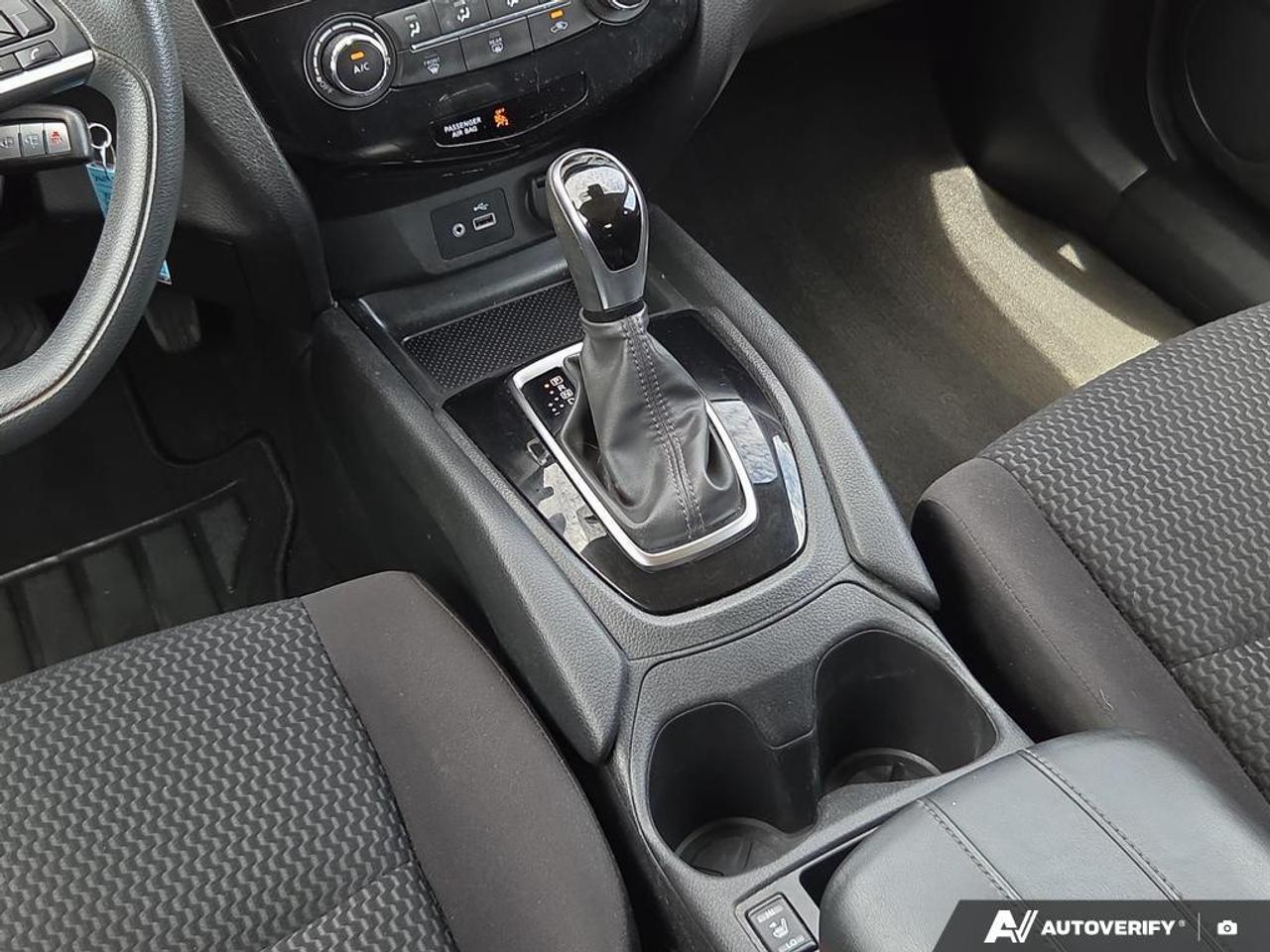 2020 Nissan Qashqai S HEATED SEATS   LANE ASSIST   SMART DEVICE INTEGR Photo