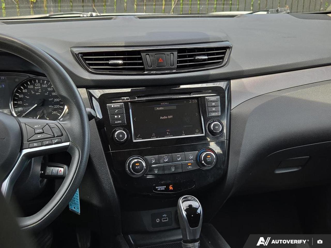 2020 Nissan Qashqai S HEATED SEATS   LANE ASSIST   SMART DEVICE INTEGR Photo