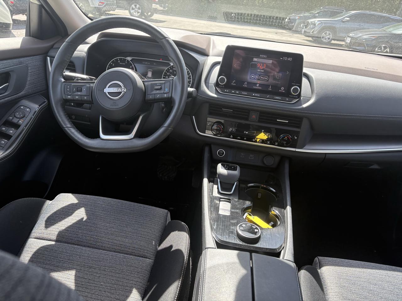 2023 Nissan Rogue SV MOONROOF Photo