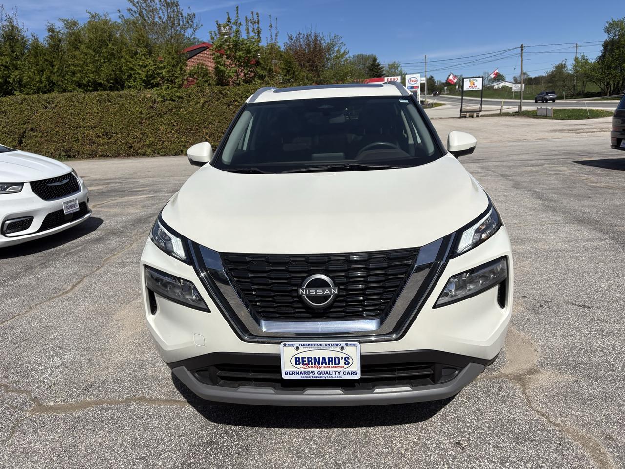 2023 Nissan Rogue SV MOONROOF Photo2