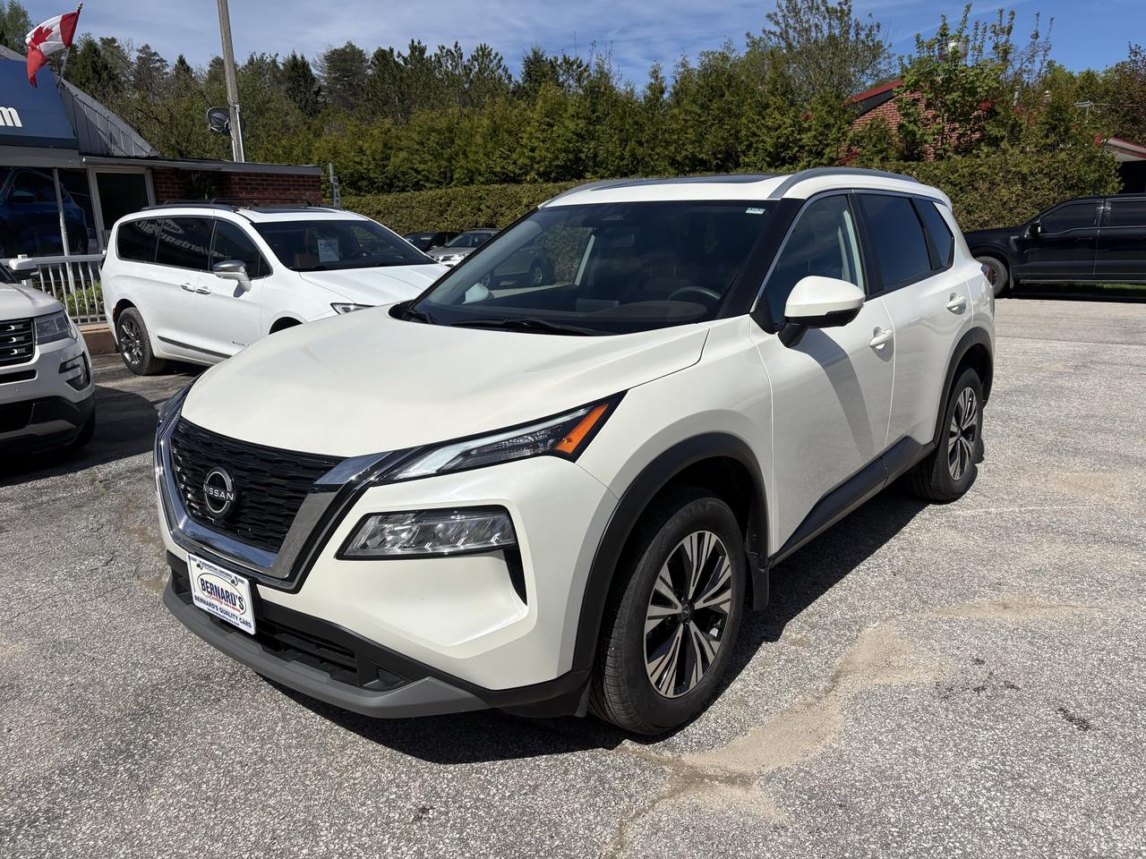 2023 Nissan Rogue SV MOONROOF Photo
