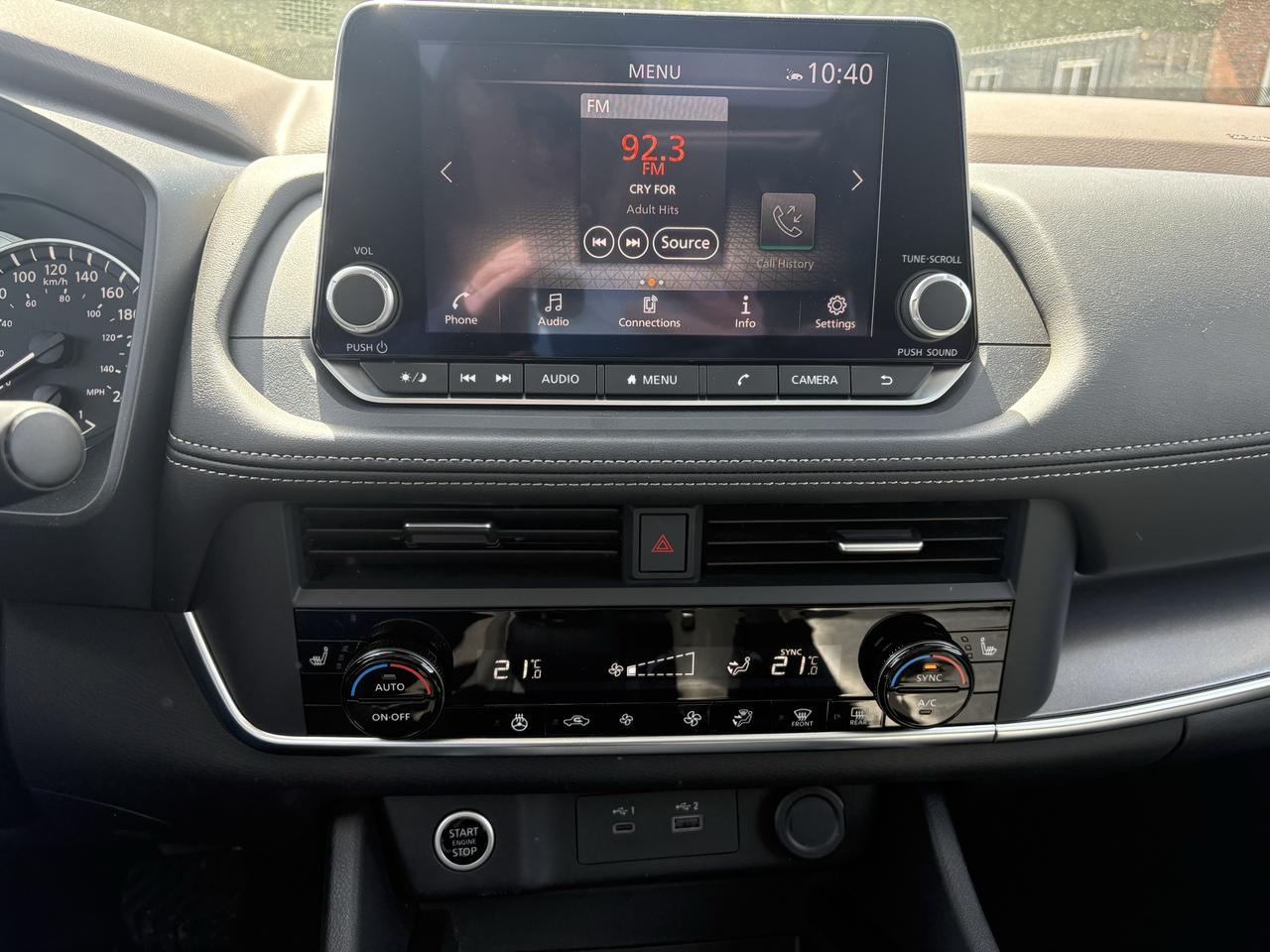 2023 Nissan Rogue SV MOONROOF Photo