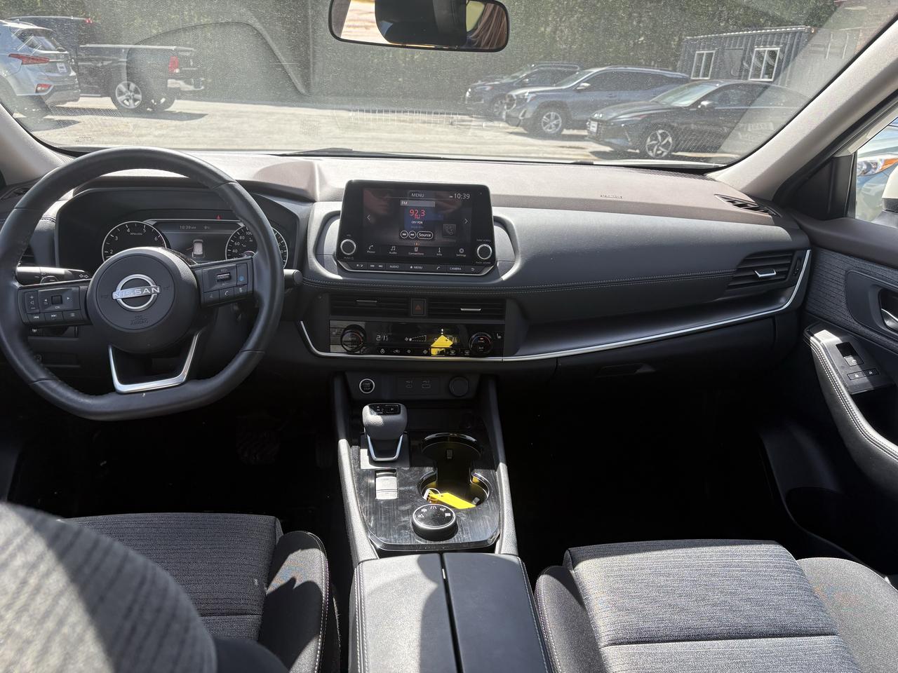 2023 Nissan Rogue SV MOONROOF Photo