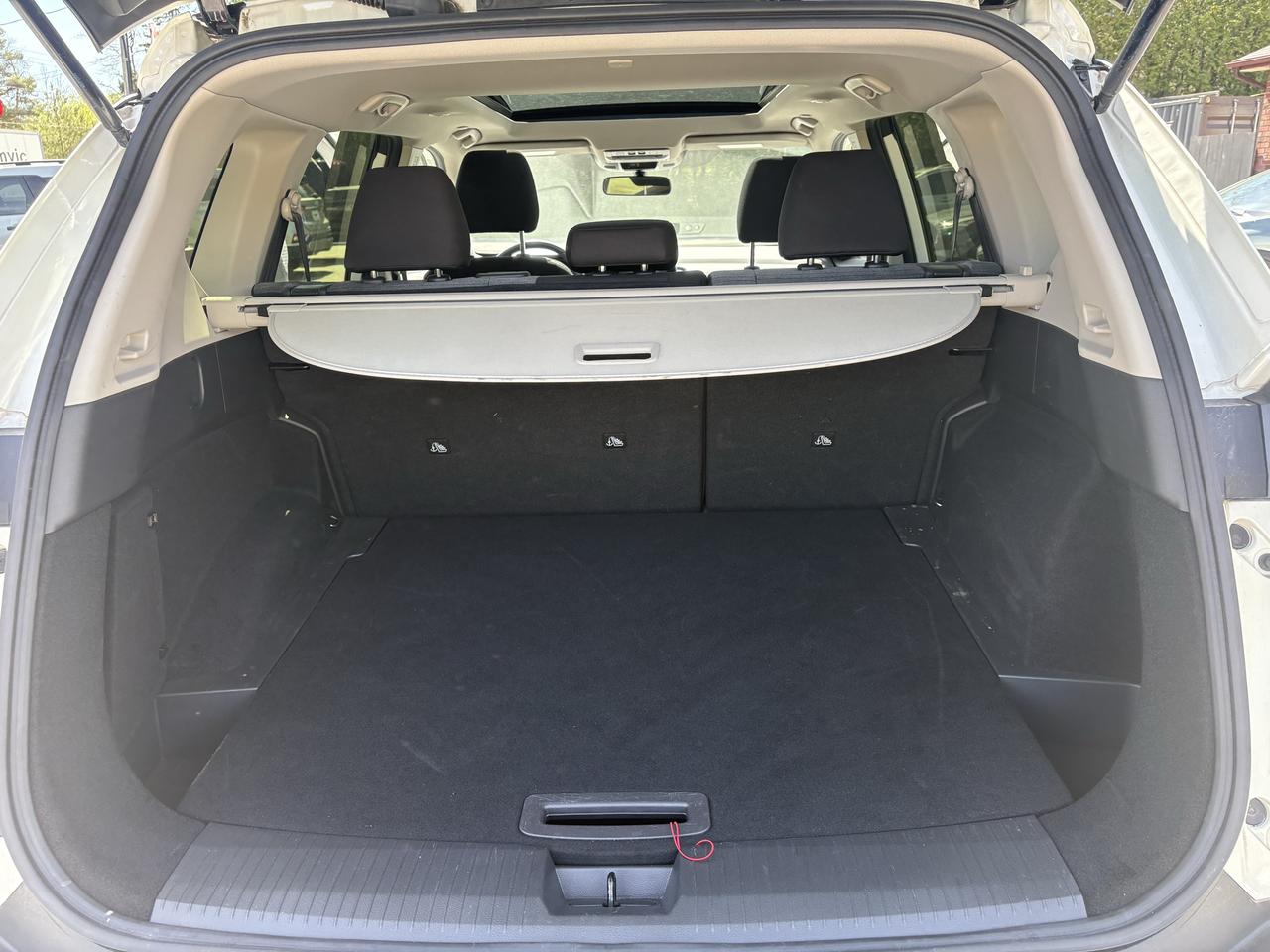 2023 Nissan Rogue SV MOONROOF Photo
