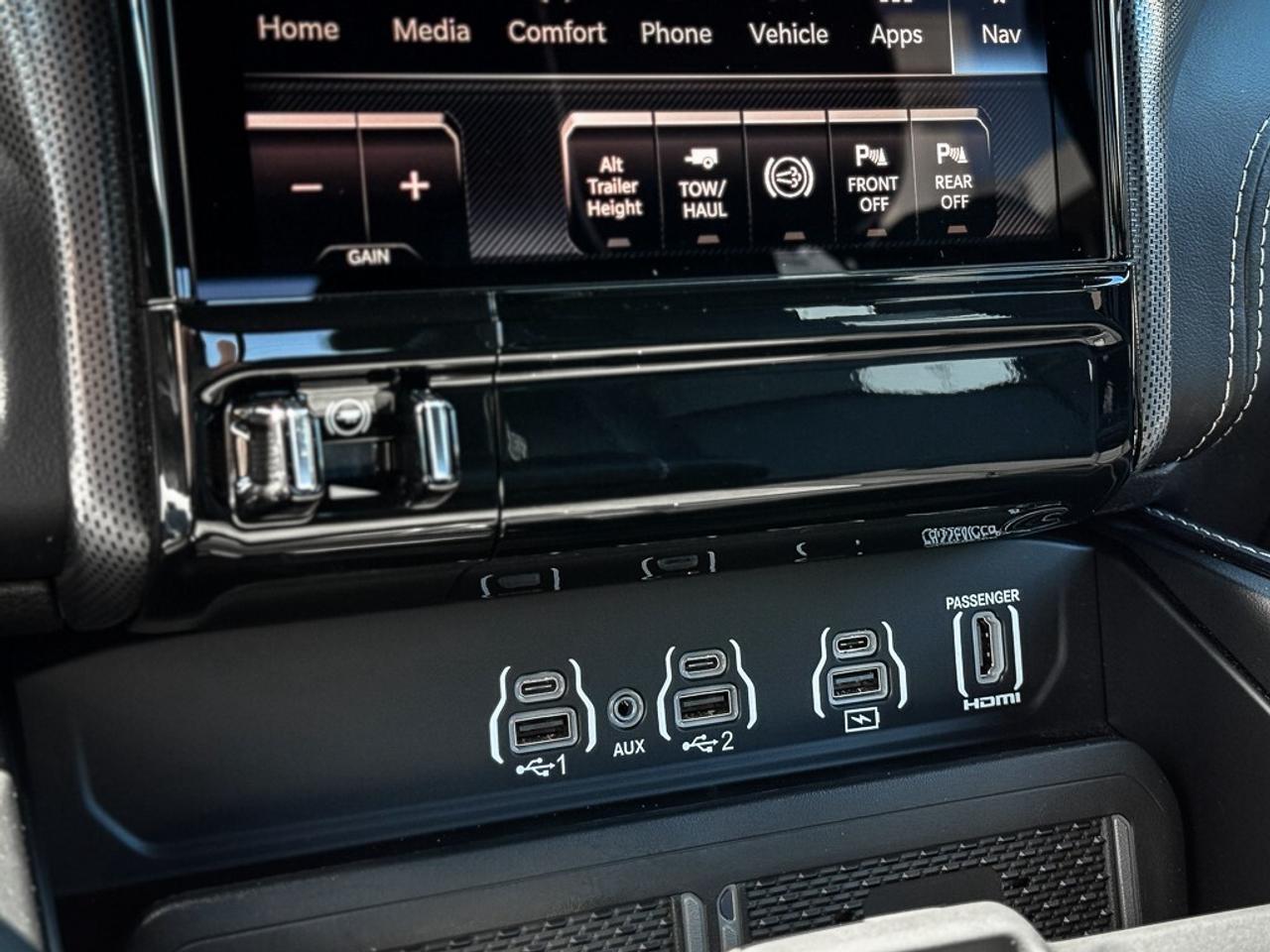 2025 RAM 3500 Limited   CREW   CUMMINS   LEVEL 1   5TH WHEEL PRE Photo