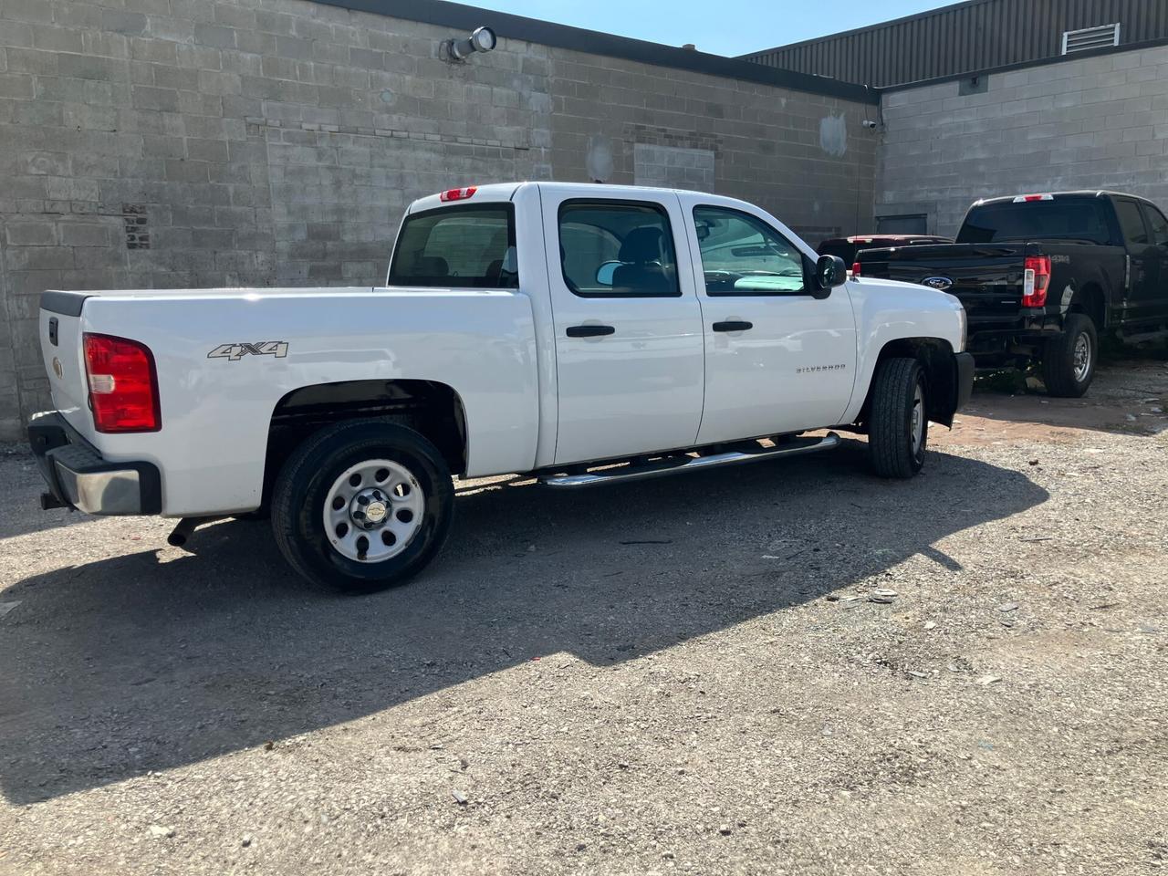 2013 Chevrolet Silverado 1500 4WD CREW CAB **1 GOVT OWNER-4.8L V8-CERTIFIED** Photo