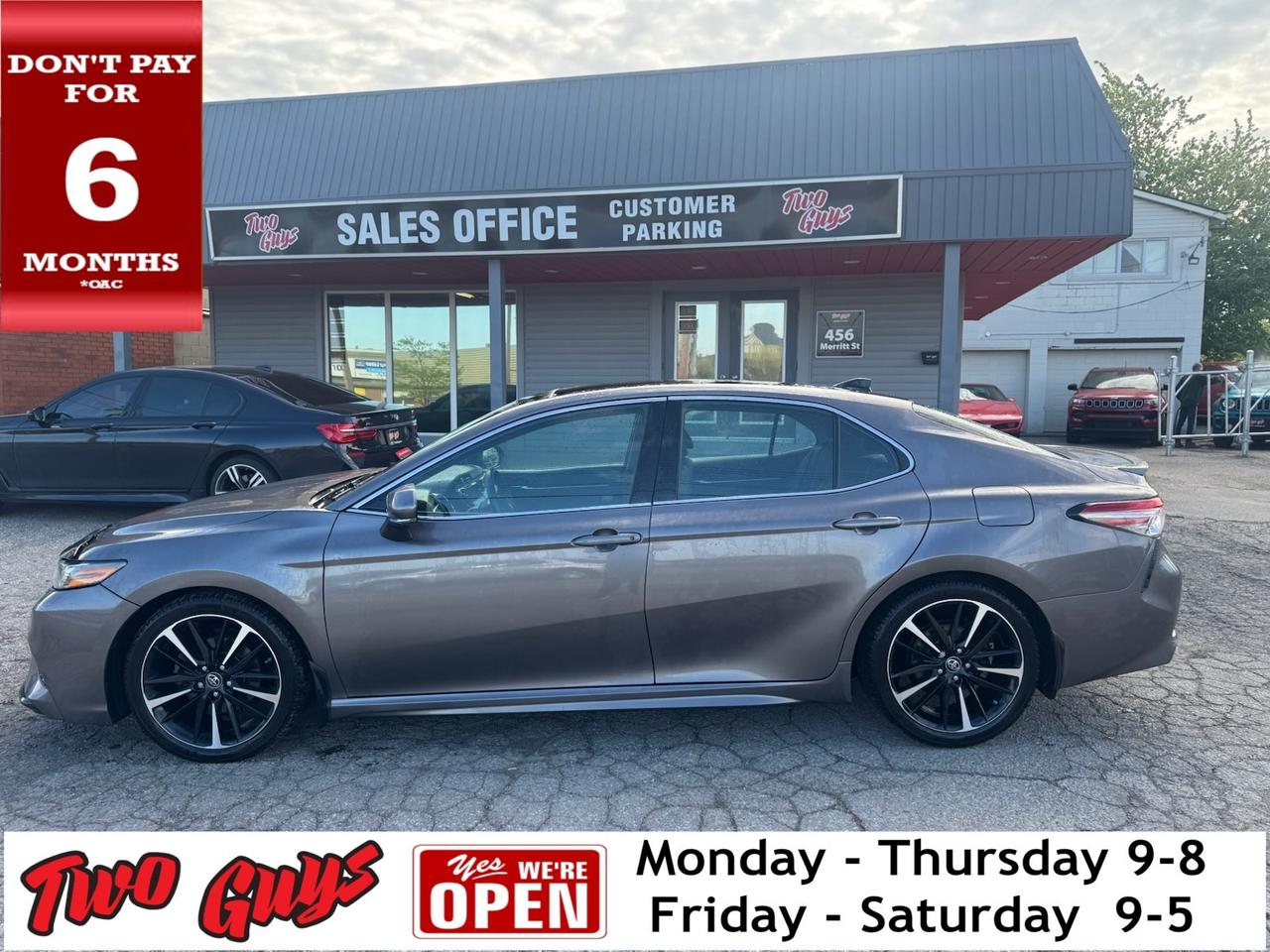 2018 Toyota Camry XLE V6 Auto Sunroof Leather Heated Front Seats Photo0