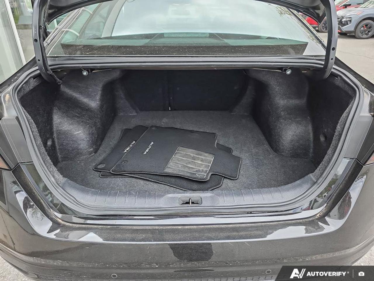 2025 Nissan Altima S AWD | Apple Car Play | Android Auto | Heated Seats | Photo